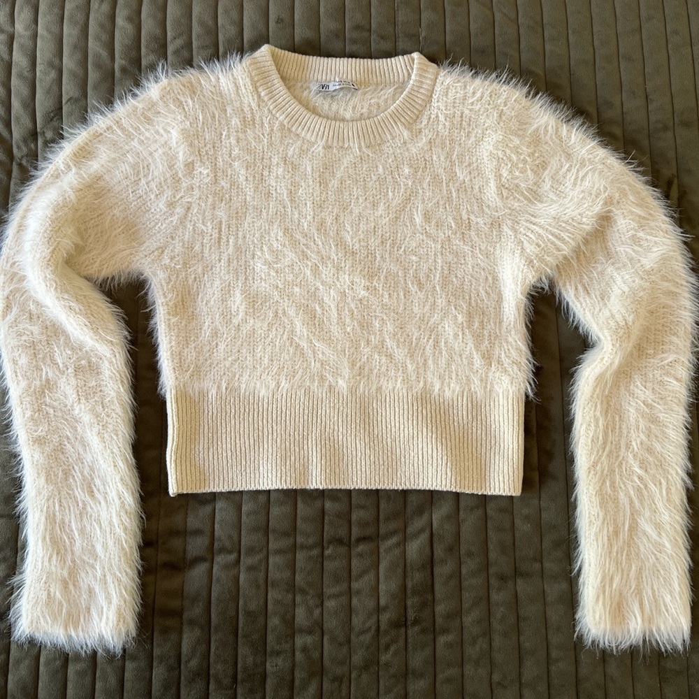 Zara cream fluffy sweater